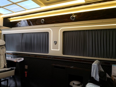 奔驰商务车 手动窗帘